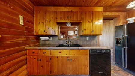 1 1/2 Story Log Home With 12.28 Acres± - image 24