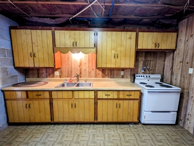 1 1/2 Story Log Home With 12.28 Acres± - image 39