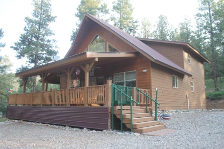 Gorgeous Log Cabin with Three car Garage and Studio - image 1