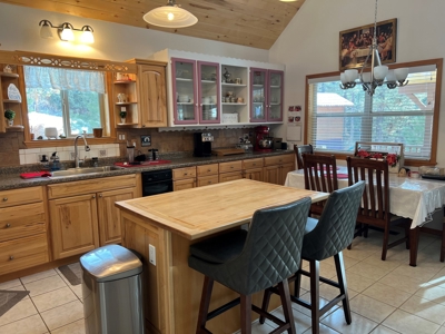 Gorgeous Log Cabin with Three car Garage and Studio - image 17