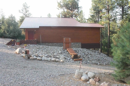 Gorgeous Log Cabin with Three car Garage and Studio - image 12