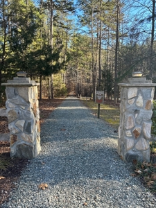 Jonathan's Landing Oasis:Secluded Lake Retreat in Bullock,NC - image 2