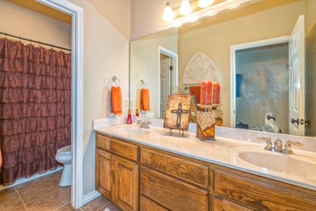 Country Home on 4.06 Acres in Nueces County - image 40