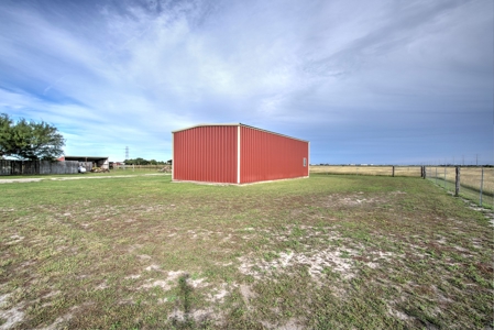 Country Home on 4.06 Acres in Nueces County - image 12