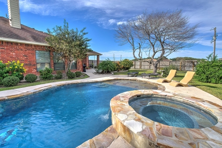 Country Home on 4.06 Acres in Nueces County - image 5