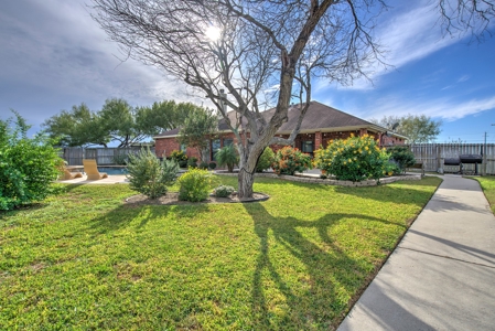 Country Home on 4.06 Acres in Nueces County - image 2
