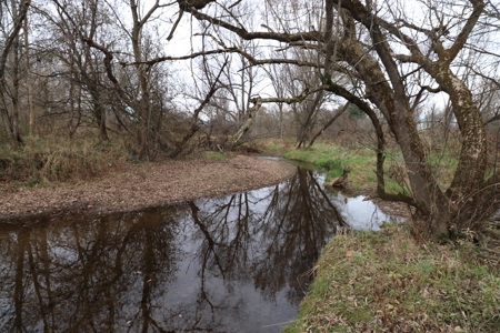 Farmstead with Serene River Views in Knox County, Oh 13.3 ac - image 1