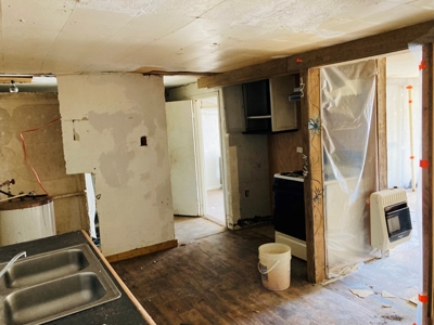 Fixer-Upper Home For Sale In Calico Rock, Arkansas - image 11