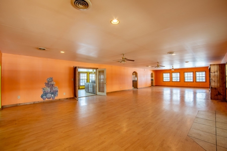 Commercial/Residential Property for Sale in Lawrenceburg, TN - image 29