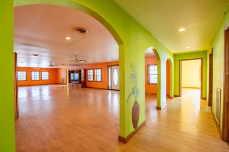 Commercial/Residential Property for Sale in Lawrenceburg, TN - image 37