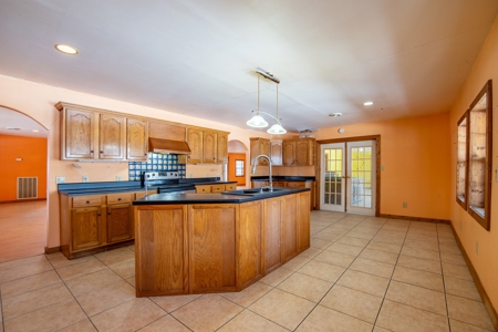 Commercial/Residential Property for Sale in Lawrenceburg, TN - image 31