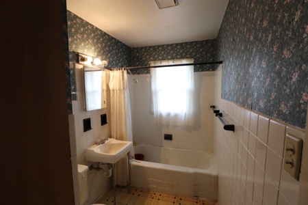 Ranch Home: Investors-Remodeler's-Home Owners - image 23