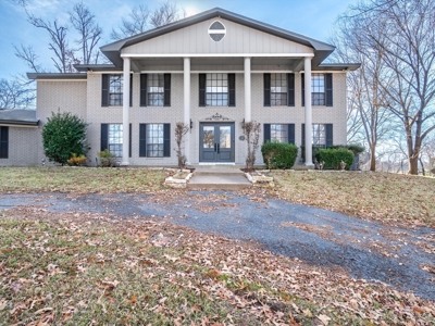 Hilltop Colonial Brick Home Winnsboro Wood County East Texas - image 6