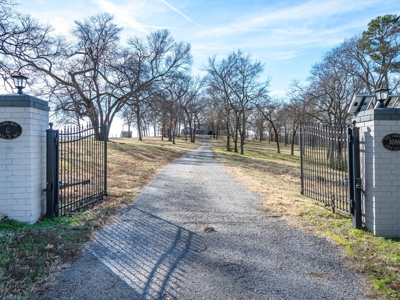 Hilltop Colonial Brick Home Winnsboro Wood County East Texas - image 3