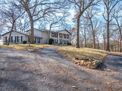 Hilltop Colonial Brick Home Winnsboro Wood County East Texas - image 4