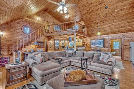 Country Home for Sale in Wayne County Tennessee - image 11