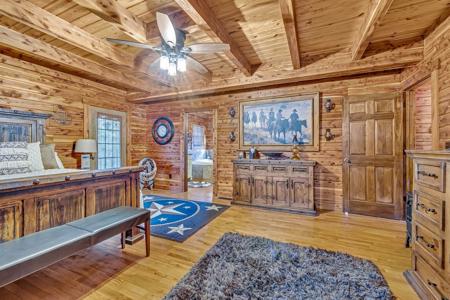 Country Home for Sale in Wayne County Tennessee - image 25