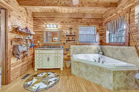 Country Home for Sale in Wayne County Tennessee - image 27