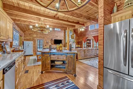 Country Home for Sale in Wayne County Tennessee - image 19