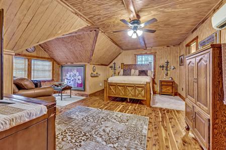 Country Home for Sale in Wayne County Tennessee - image 32