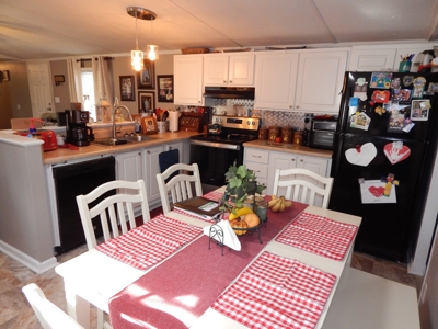 1995 Clayton Mobile Home on 1 Acre in Waynesboro, Tn. - image 10