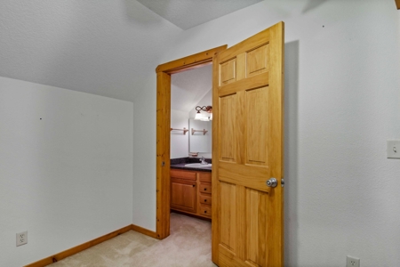 Exquisite Equine Property with Cedar Log Home, Mountain View - image 21