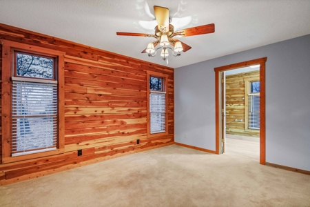 Exquisite Equine Property with Cedar Log Home, Mountain View - image 8