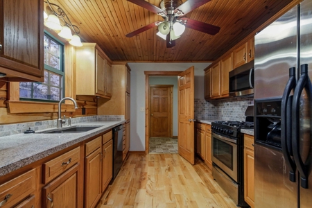 Exquisite Equine Property with Cedar Log Home, Mountain View - image 6
