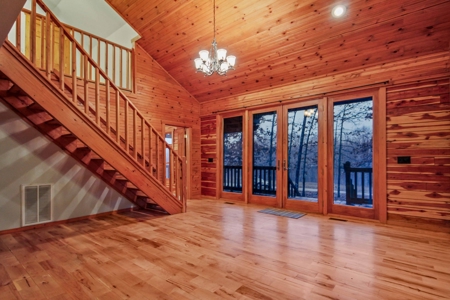 Exquisite Equine Property with Cedar Log Home, Mountain View - image 4