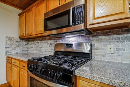 Exquisite Equine Property with Cedar Log Home, Mountain View - image 7