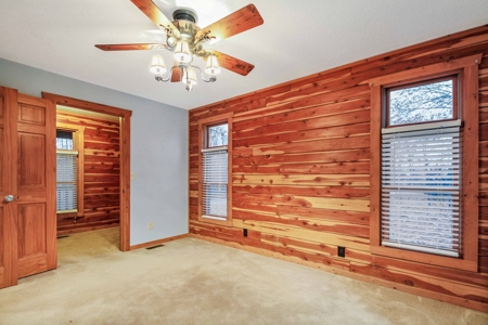 Exquisite Equine Property with Cedar Log Home, Mountain View - image 9