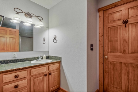 Exquisite Equine Property with Cedar Log Home, Mountain View - image 16