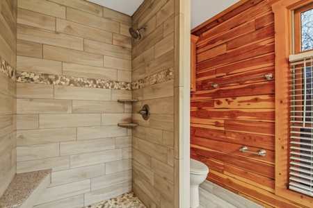 Exquisite Equine Property with Cedar Log Home, Mountain View - image 12