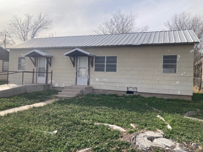 2BR/2BA Home in Quiet Iraan Neighborhood - Priced to Sell! - image 6