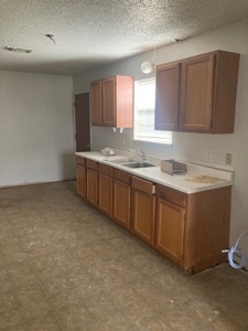 Auction Property in Iraan, Texas - image 8