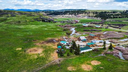 Country Home for Sale on Small Acreage in Lewistown, Montana - image 19