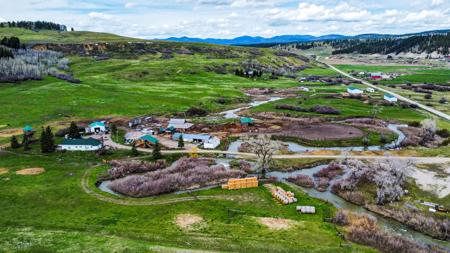 Country Home for Sale on Small Acreage in Lewistown, Montana - image 21