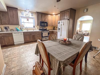 Country Home for Sale on Small Acreage in Lewistown, Montana - image 5