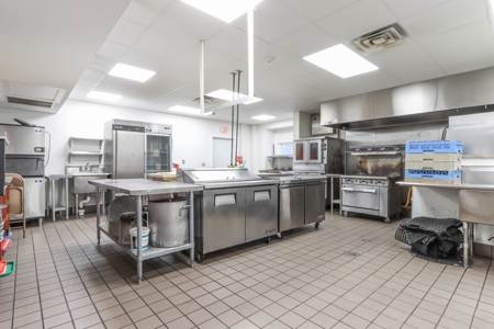 Commercial Restaurant Property For Sale or Lease- Waupaca WI - image 11