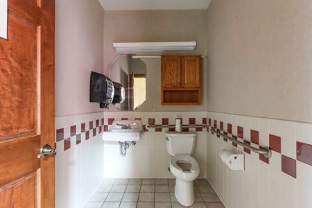 Commercial Restaurant Property For Sale or Lease- Waupaca WI - image 18