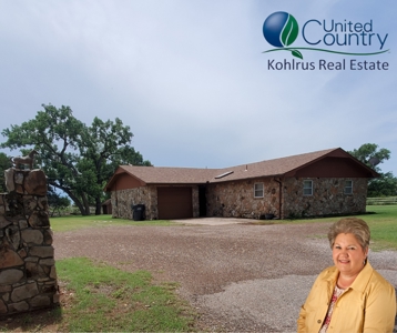 Home with Spectacular Views In Freedom, OK - image 1