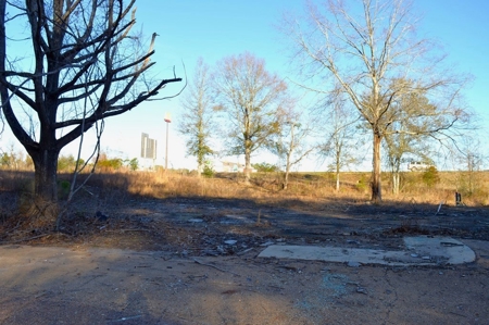 4.5 Acres Commercial Land for Sale with I-55 Frontage - image 17