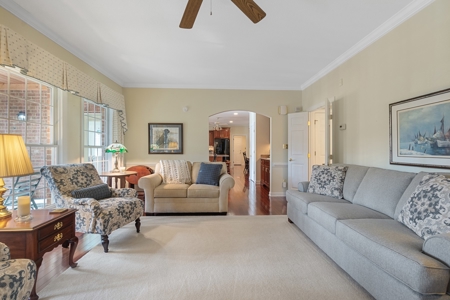 Albemarle Plantation Home With Creek Frontage - image 10