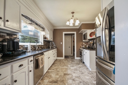 Historic Home and In-Law Residence in West Plains, Missouri - image 3