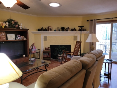 Ozarks Home In Pioneer Village Retirement Community - image 4