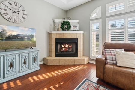 Stunning Brick Home With Land For Your Family & Animals - image 13