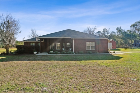 Stunning Brick Home With Land For Your Family & Animals - image 3