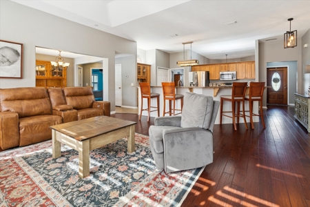 Stunning Brick Home With Land For Your Family & Animals - image 11