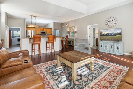 Stunning Brick Home With Land For Your Family & Animals - image 12