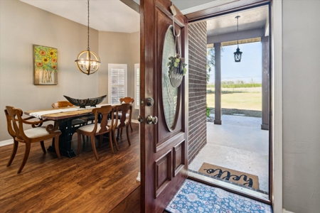 Stunning Brick Home With Land For Your Family & Animals - image 8